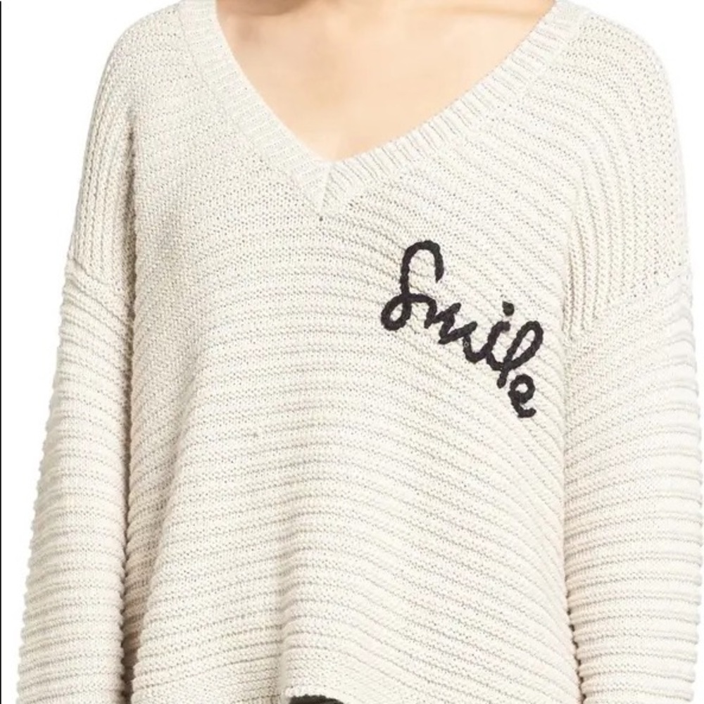 Wildfox Cream/Tan Smile Embroidered V-Neck Sweater Size Small